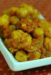 Gobi Chole (Cauliflower with Chickpeas)