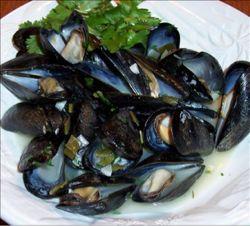 Mussels in White Wine and Garlic Sauce