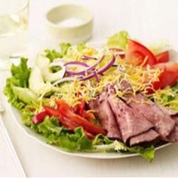 Roast beef fajita salad