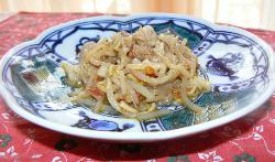 Soybean sprout and pork stir-fry