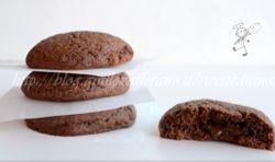 Biscotti al cacao con cuore morbido
