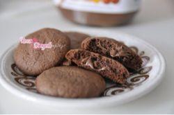 Biscotti al cioccolato ripieni di Nutella