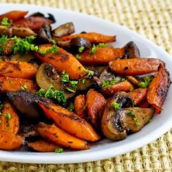 Roasted Carrots and Mushrooms with Thyme
