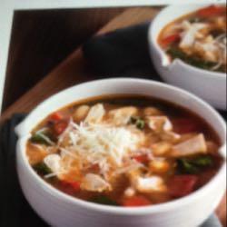 Slow cooker Tuscan chicken soup