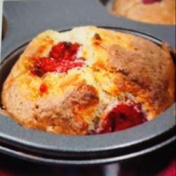 Raspberry- cream cheese muffins