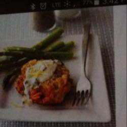 Salmon cakes with caper mayonnaise